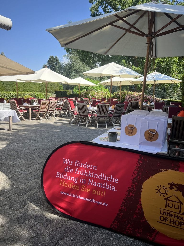 Get Together auf der Terrasse beim 4. Charity Golfturnier 2026